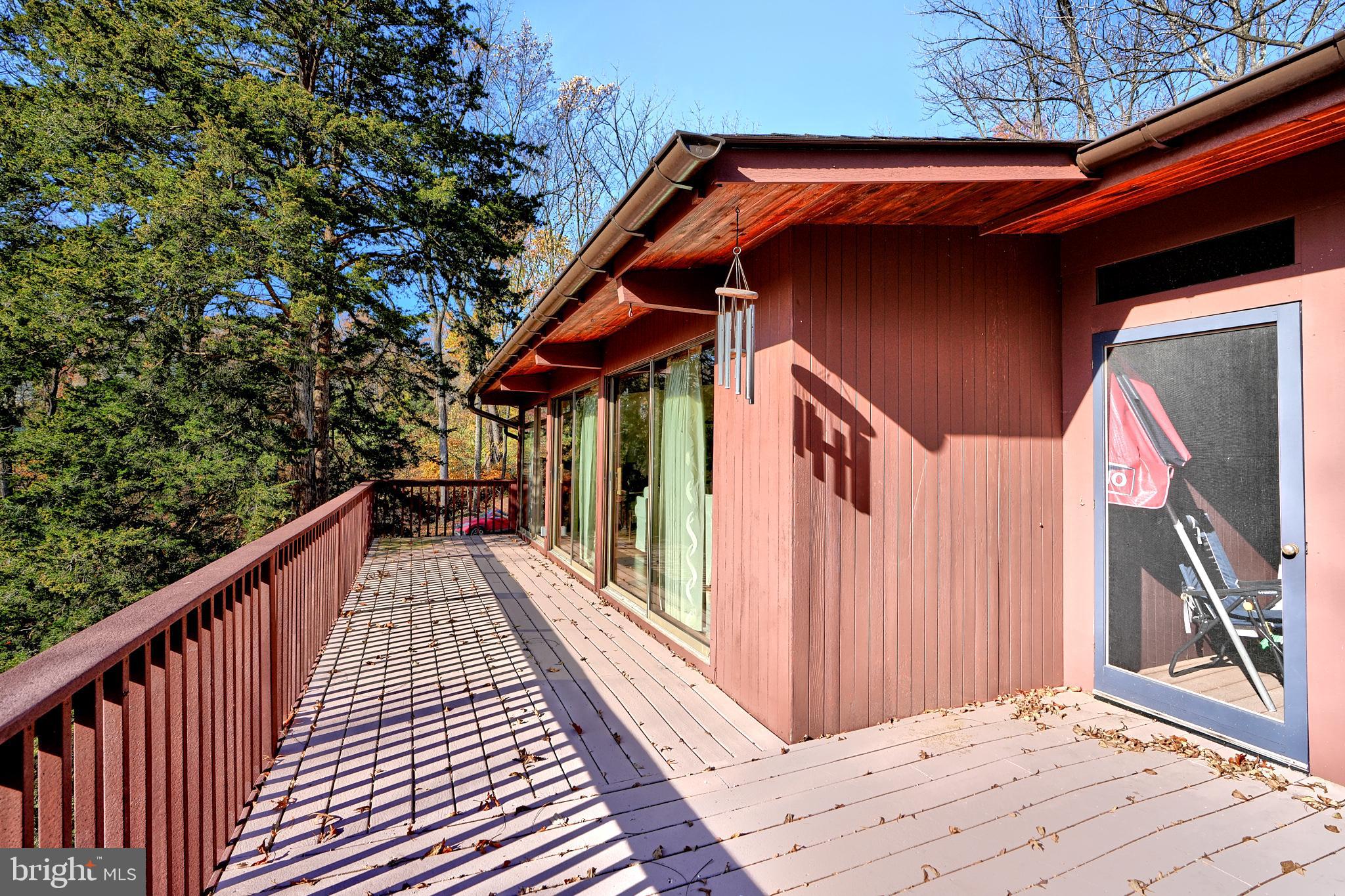 4 Beechmere Ln