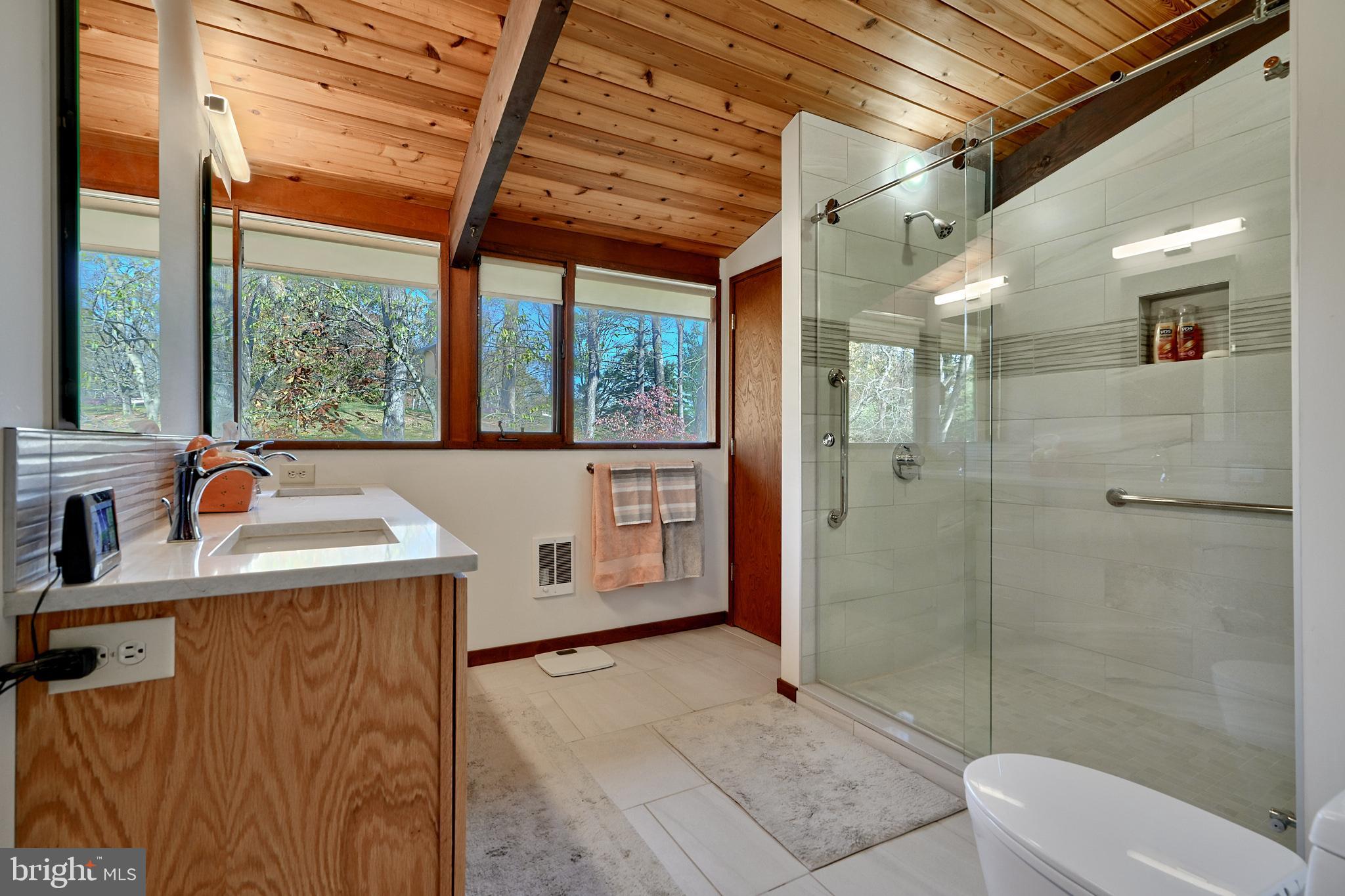 4 Beechmere Ln