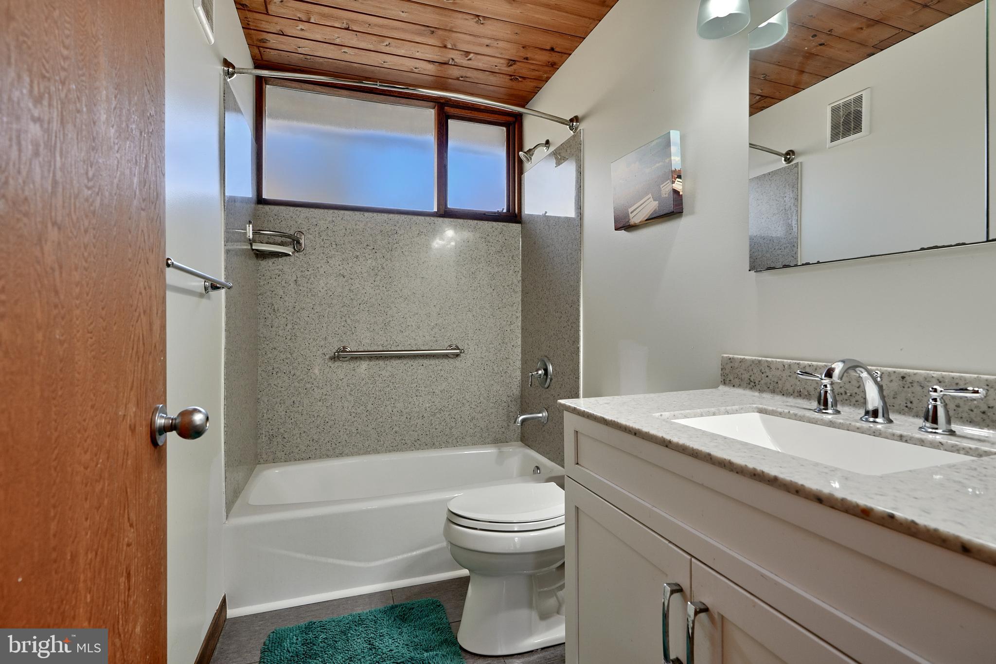 4 Beechmere Ln