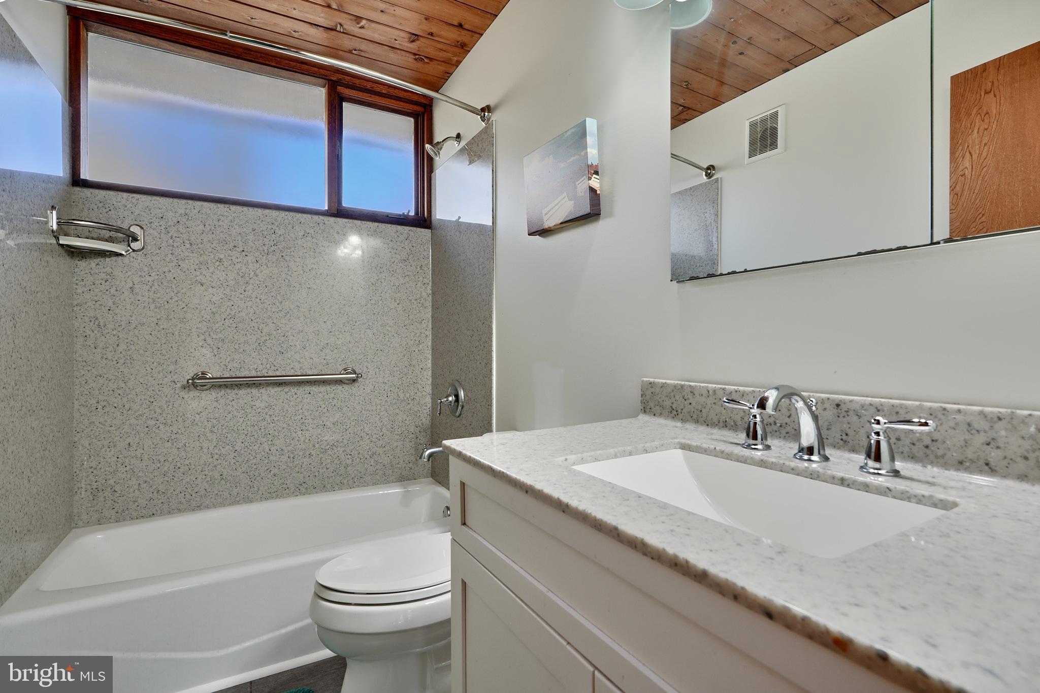 4 Beechmere Ln