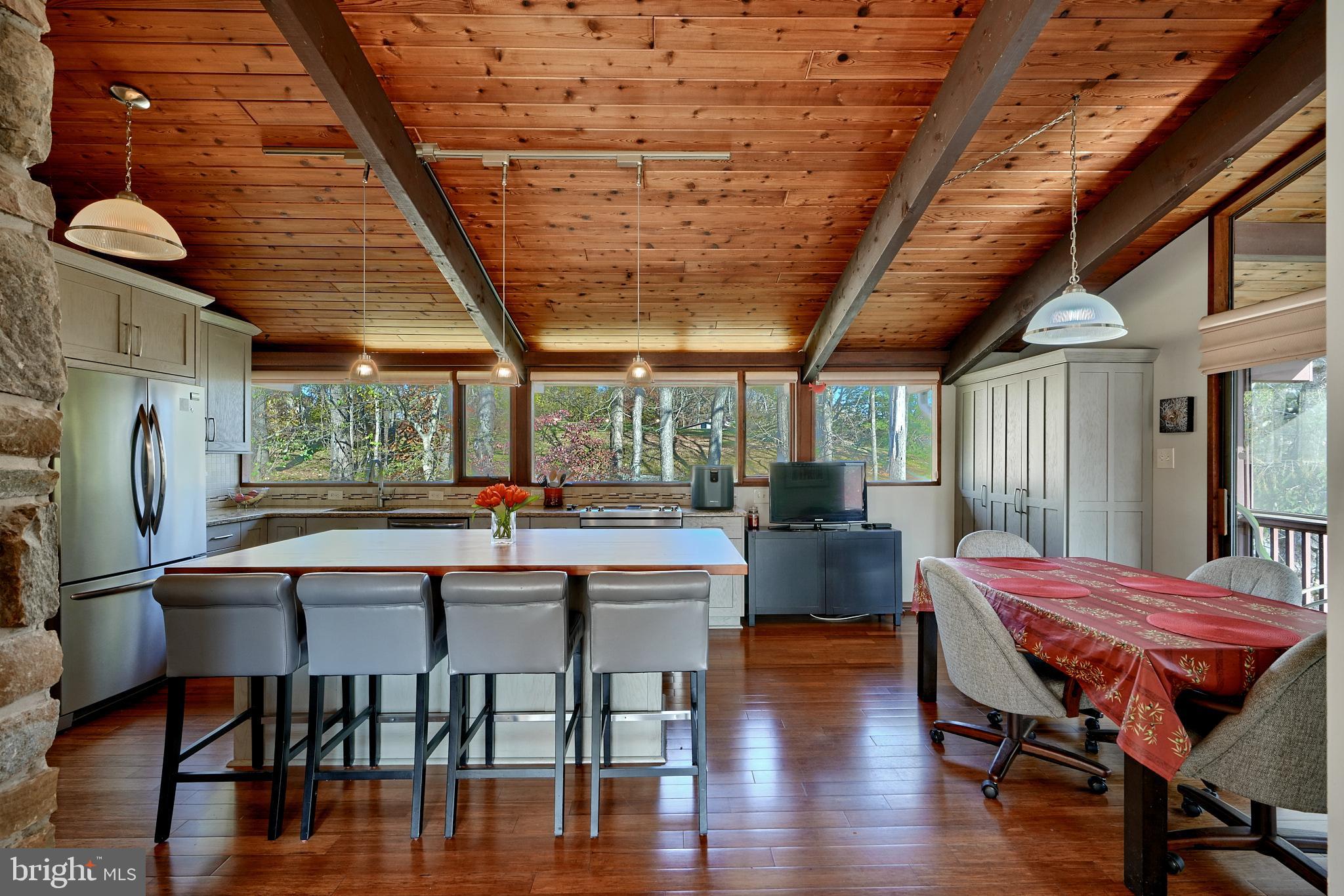 4 Beechmere Ln