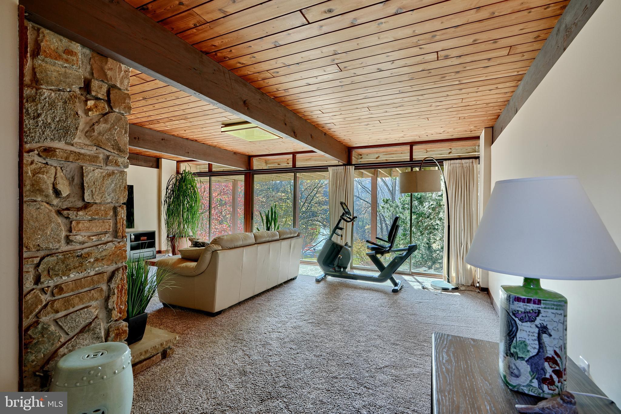 4 Beechmere Ln