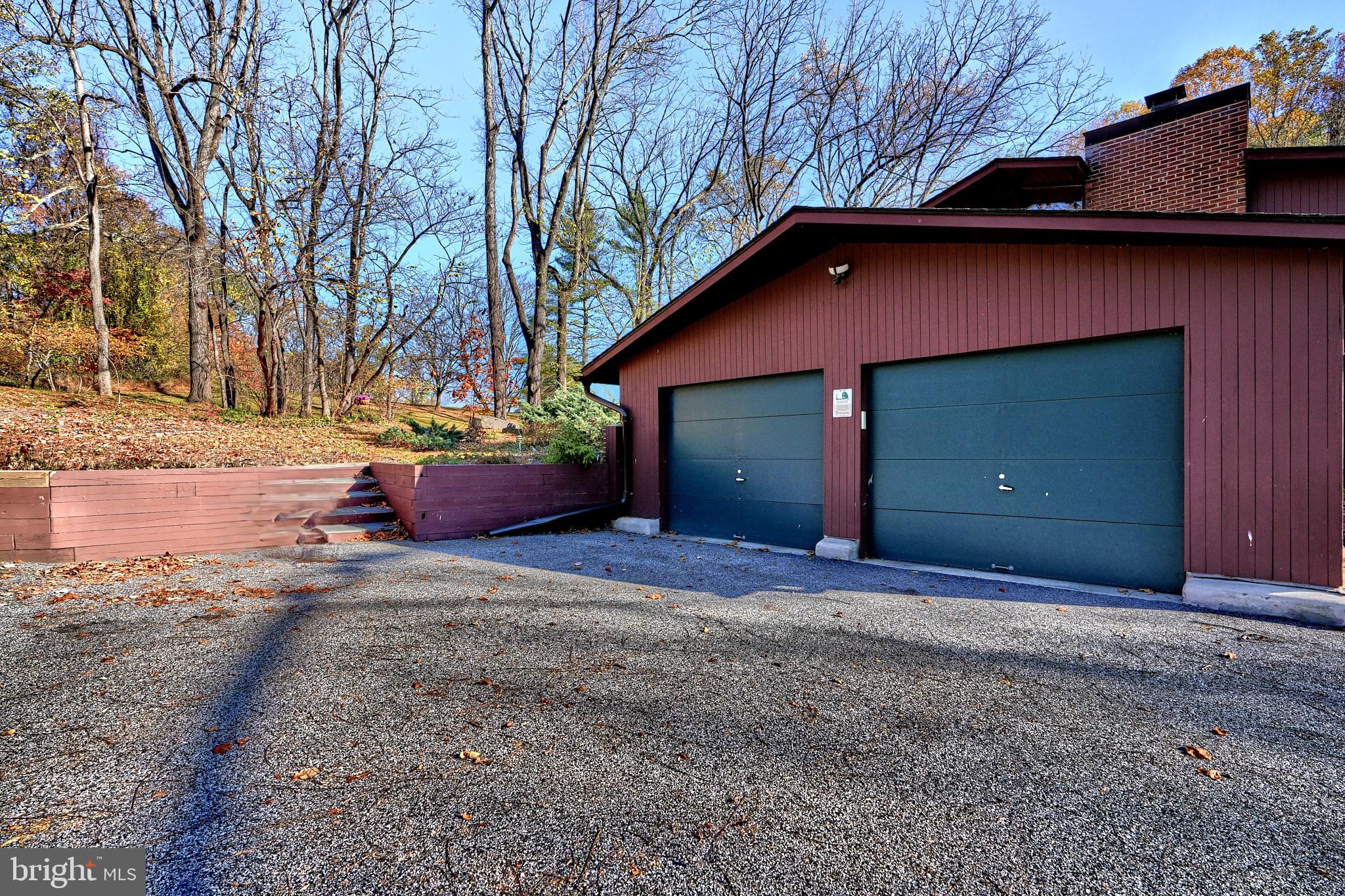 4 Beechmere Ln