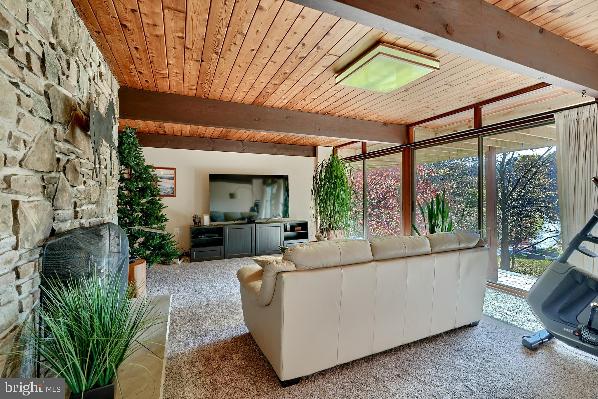 4 Beechmere Ln