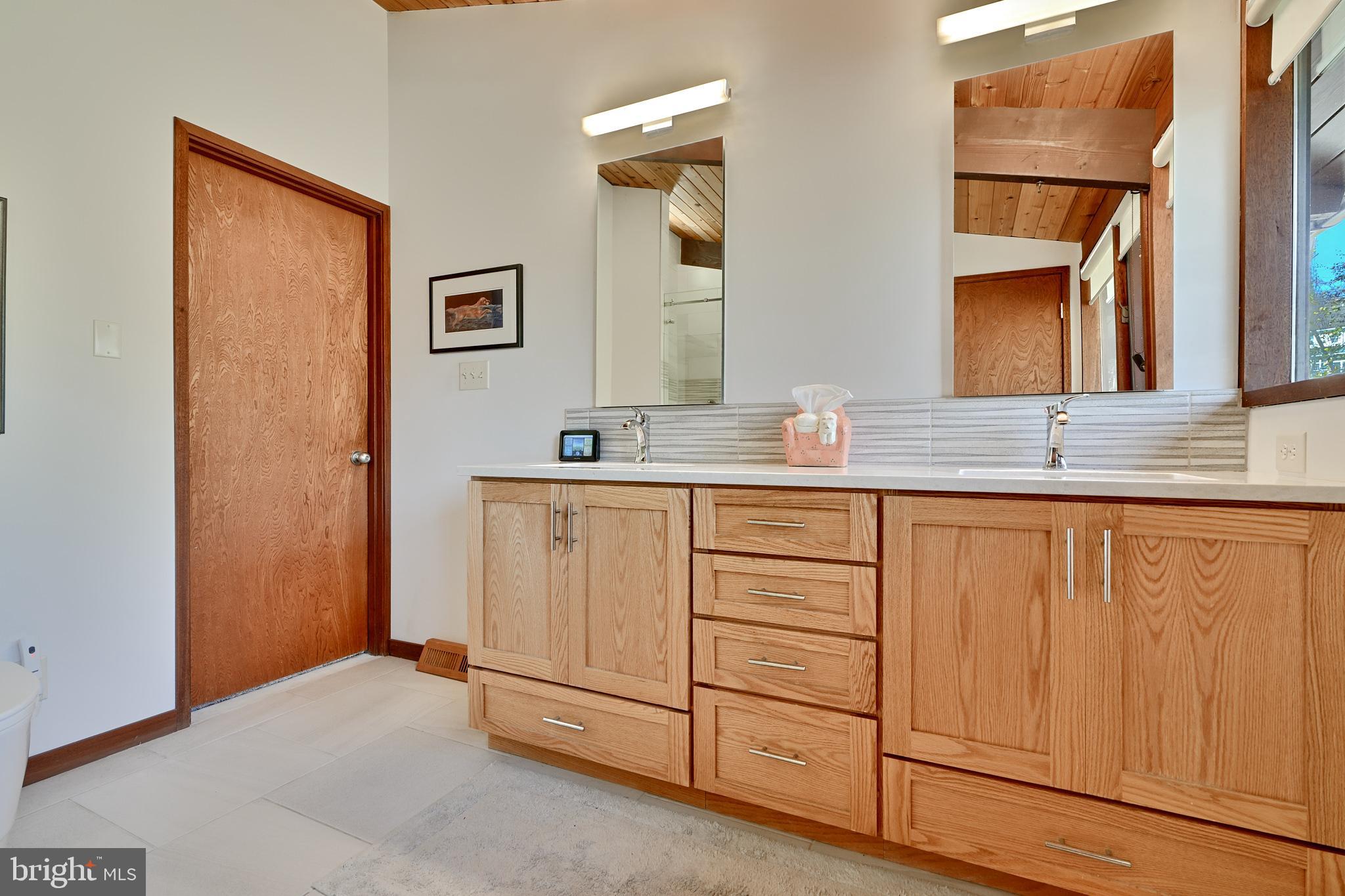 4 Beechmere Ln