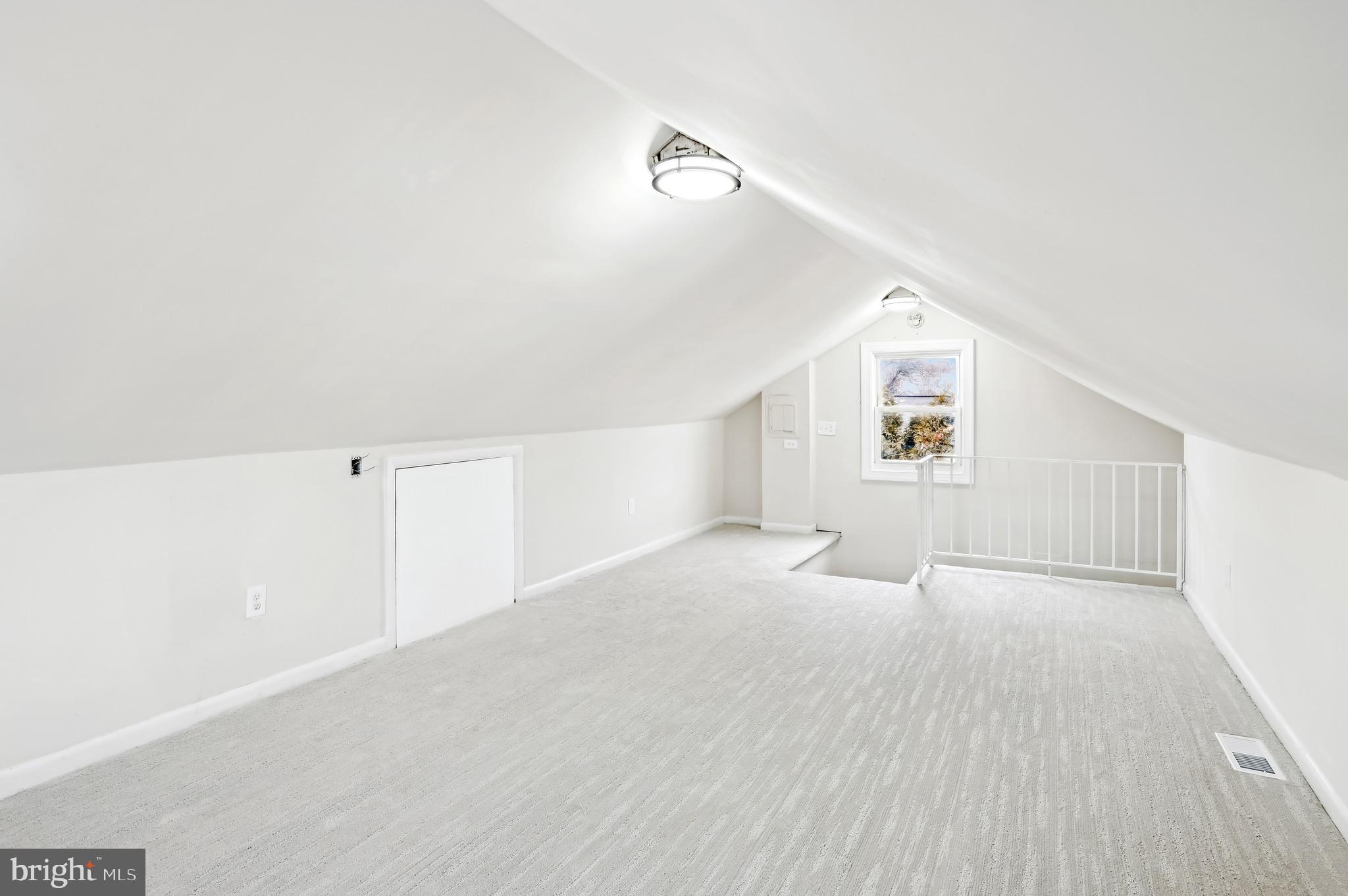 10 Hillside Rd