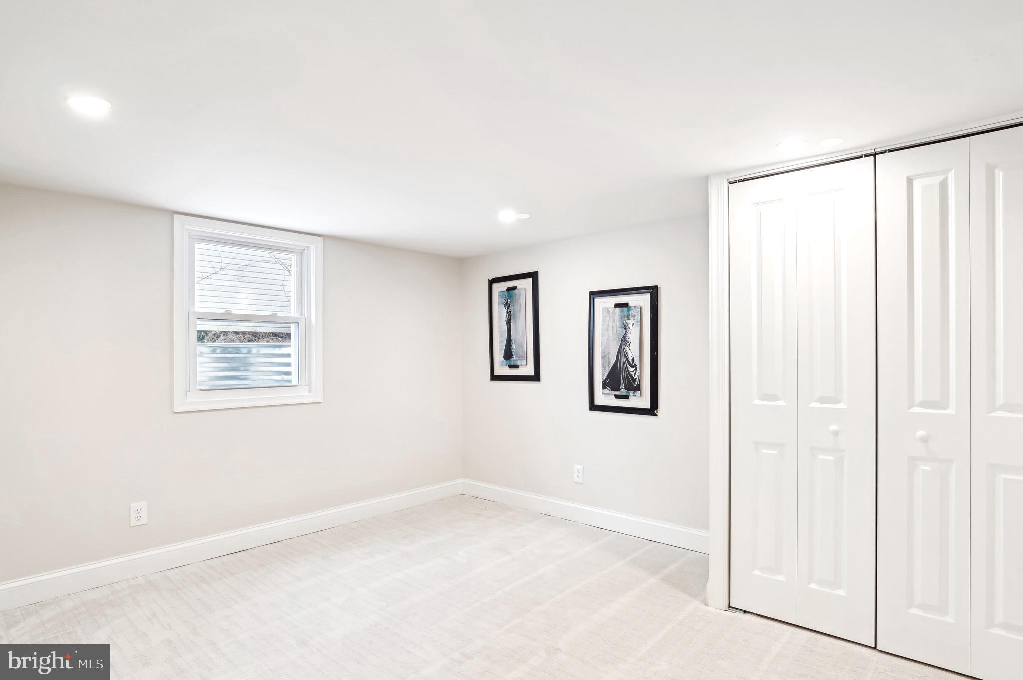 10 Hillside Rd
