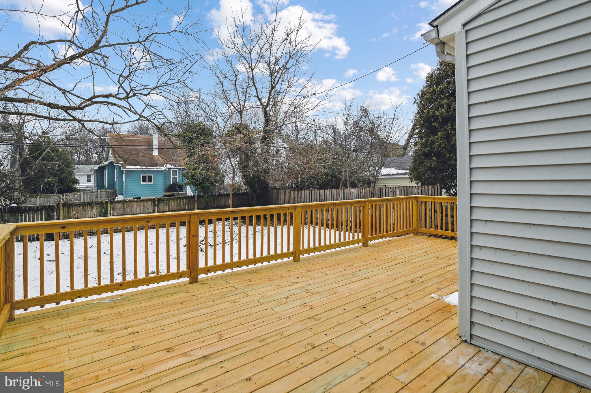 10 Hillside Rd