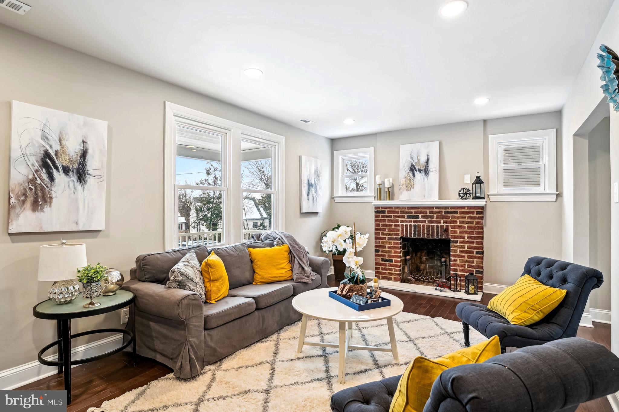 10 Hillside Rd