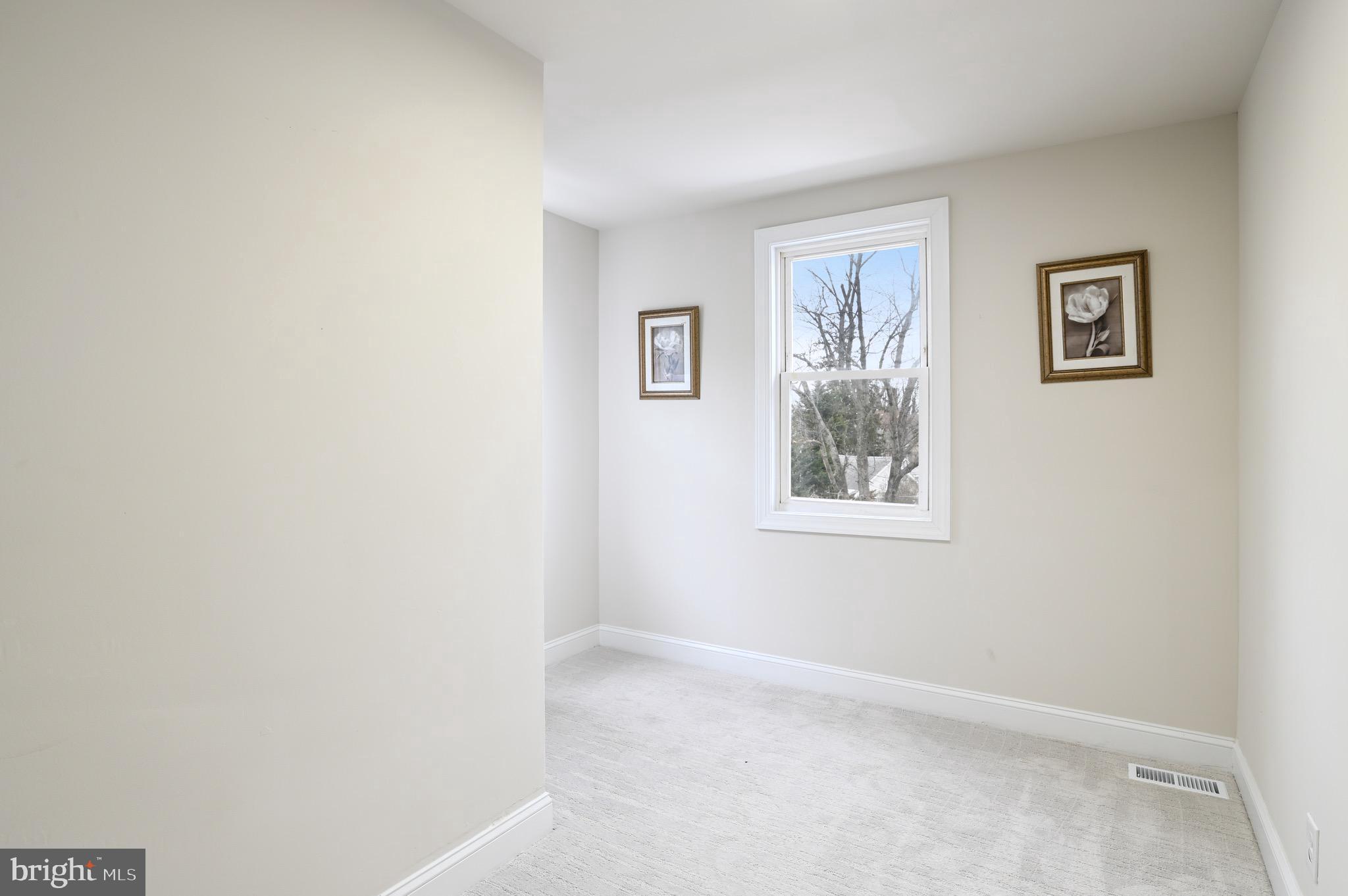 10 Hillside Rd