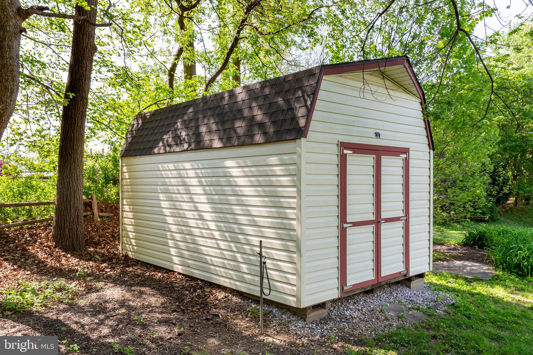 1111 Courtland Dr