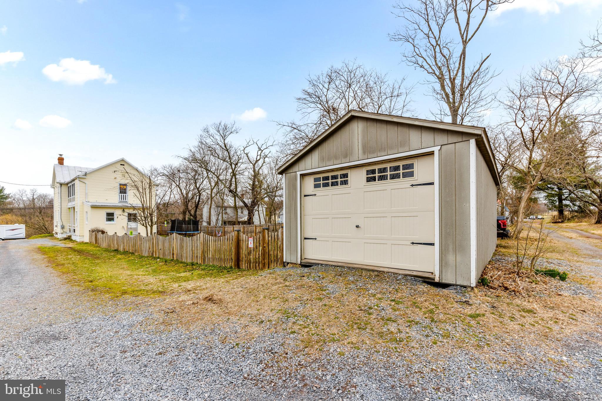 5148 Doubs Rd