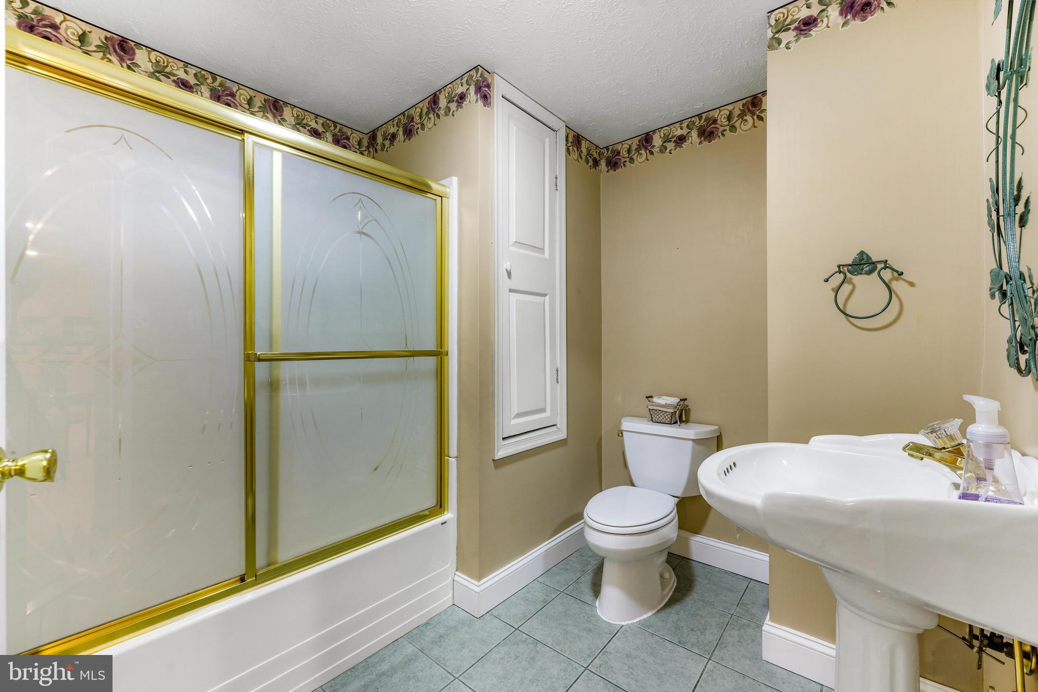 6550 LAWYERS HILL ROAD