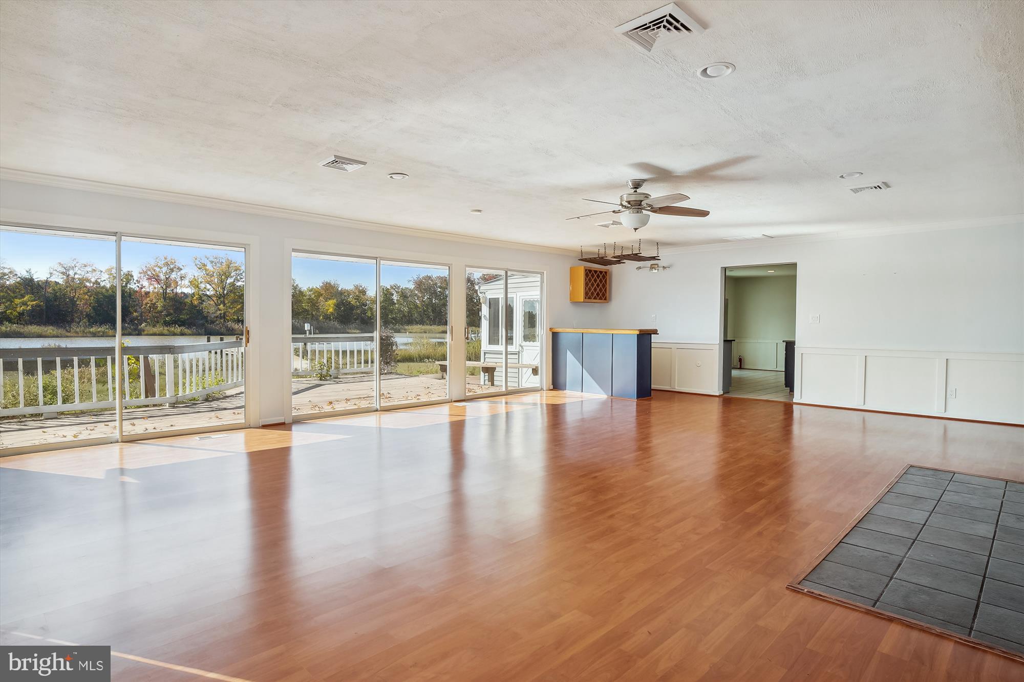 130 GREAT NECK RD