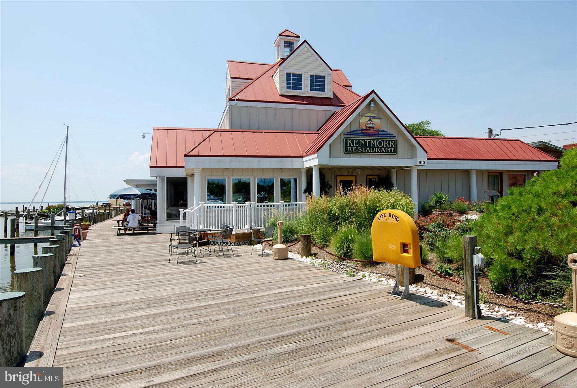 130 GREAT NECK RD