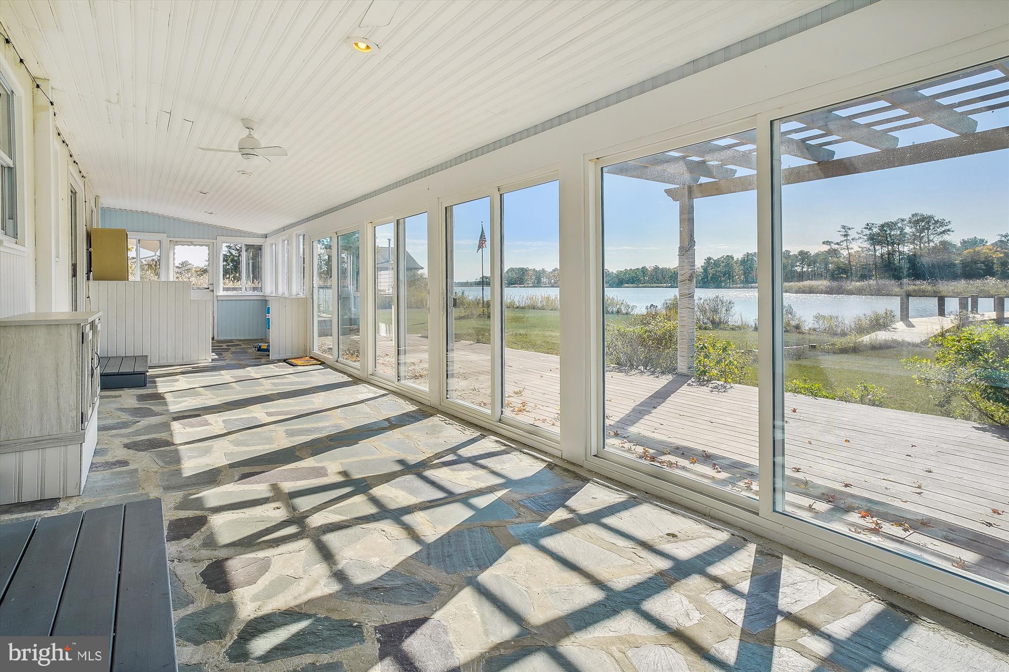 130 GREAT NECK RD