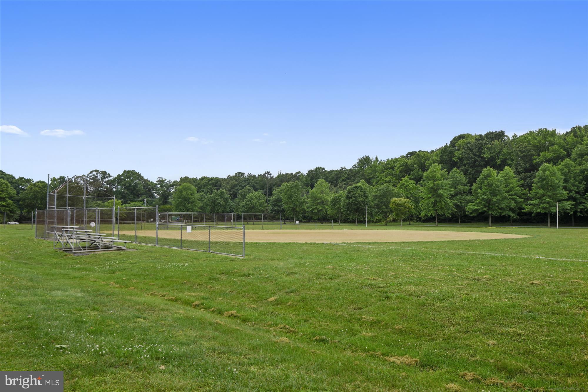 130 GREAT NECK RD