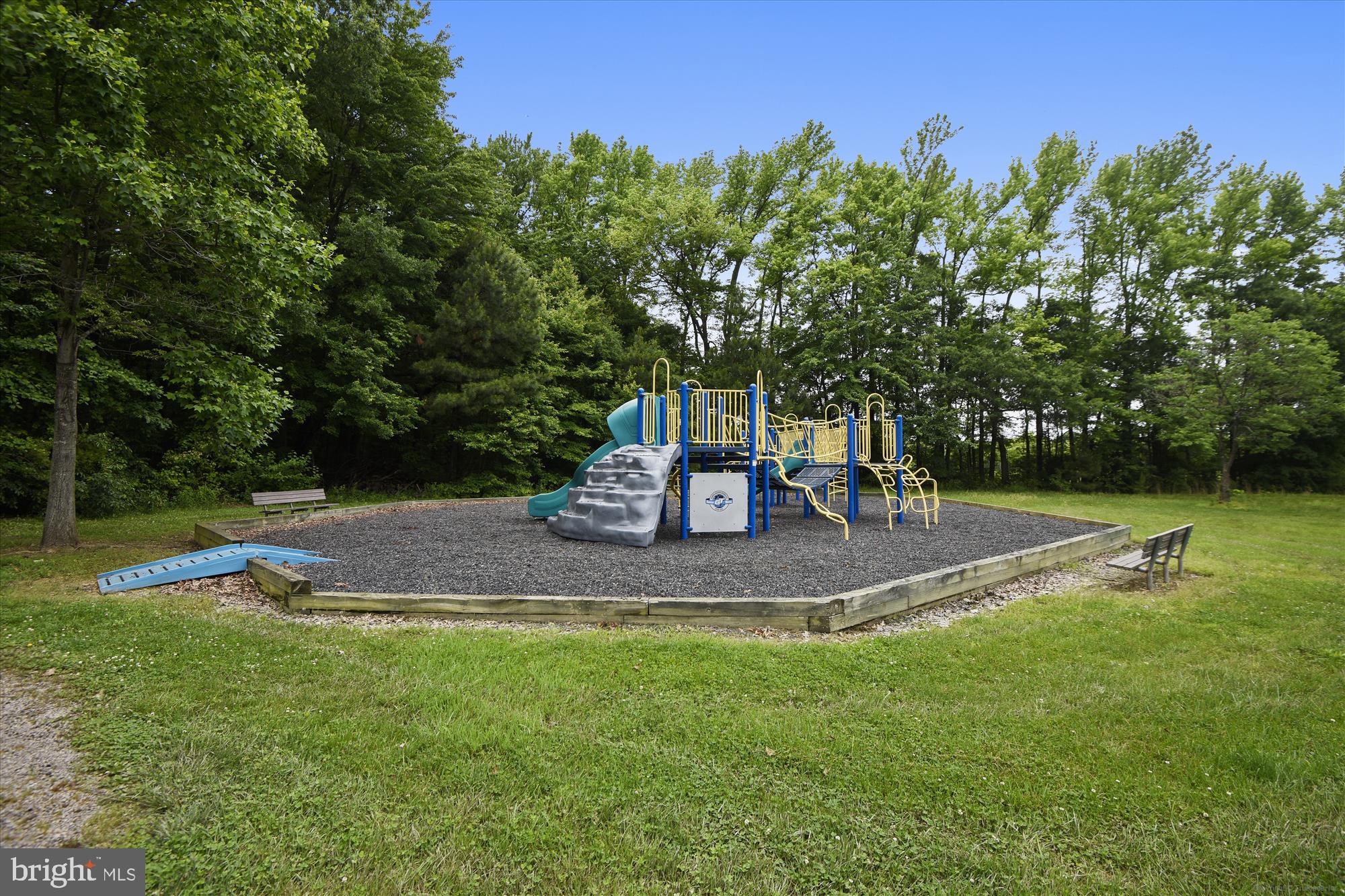 130 GREAT NECK RD