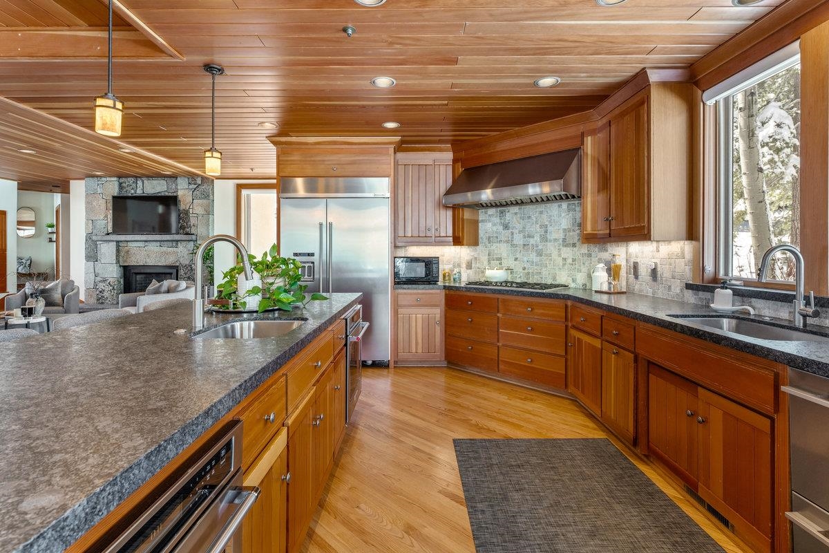 3034 Mountain Links Way