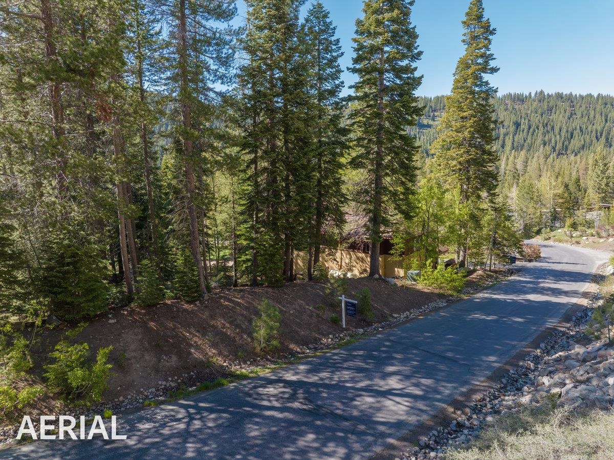 3046 Mountain Links Way