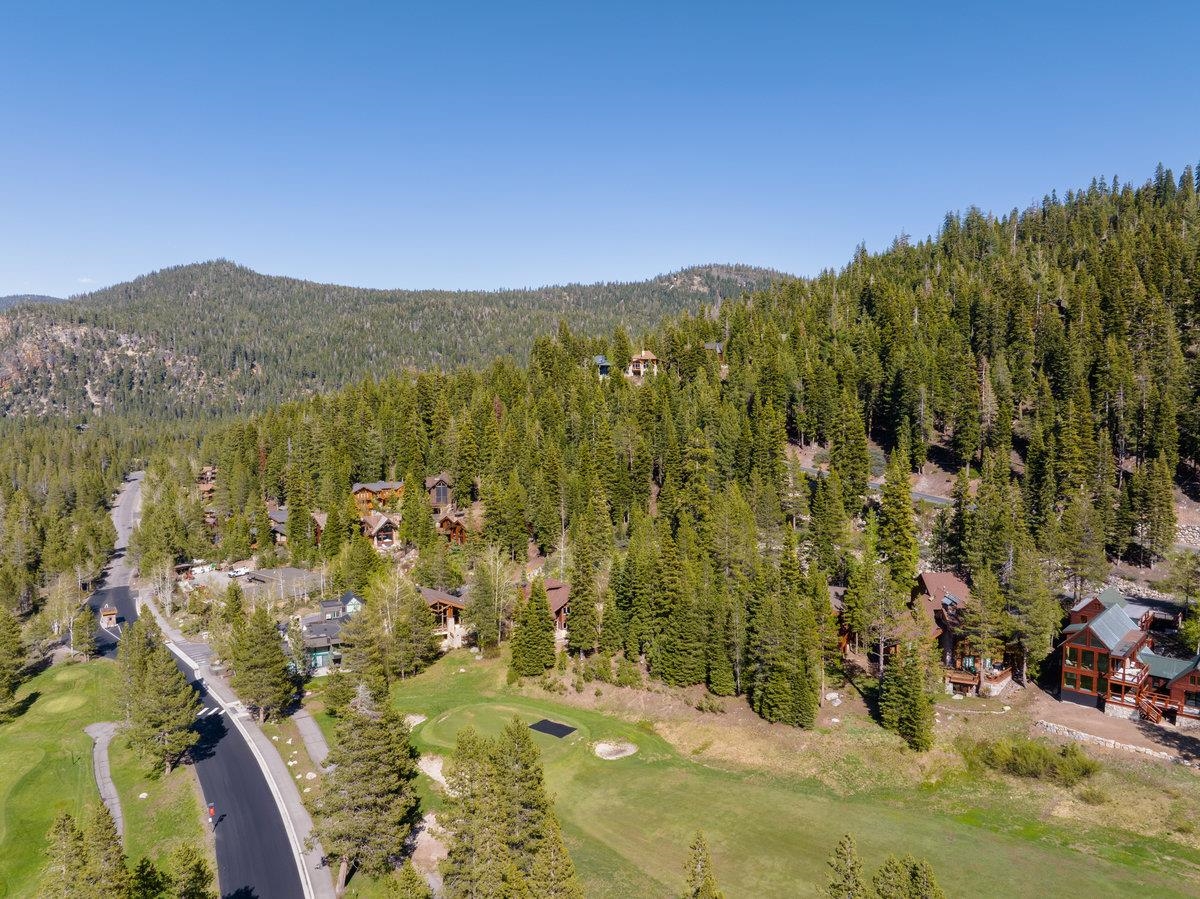 3046 Mountain Links Way