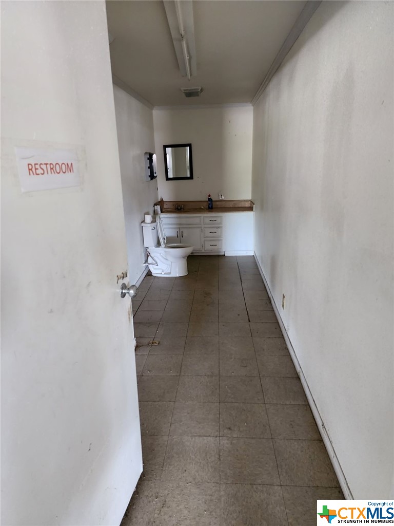 807 E Main