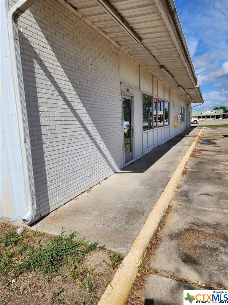 807 E Main