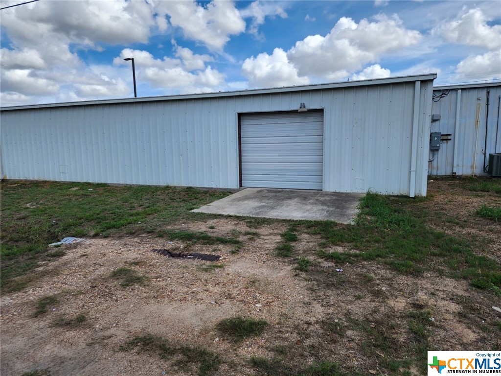 807 E Main