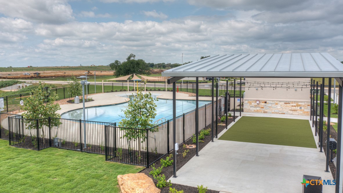 326 HONEYDEW Way