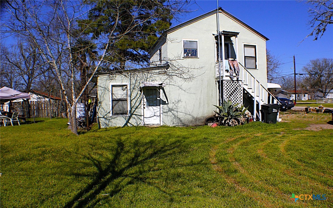 409 N Ave D