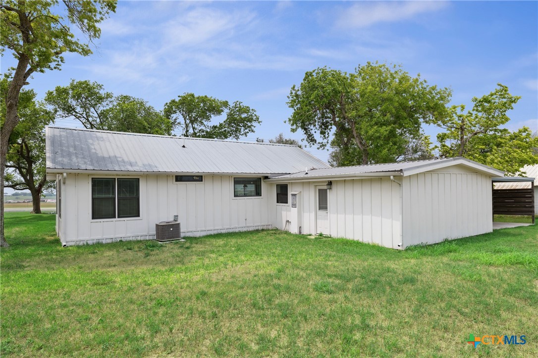 5530 US Highway 90a