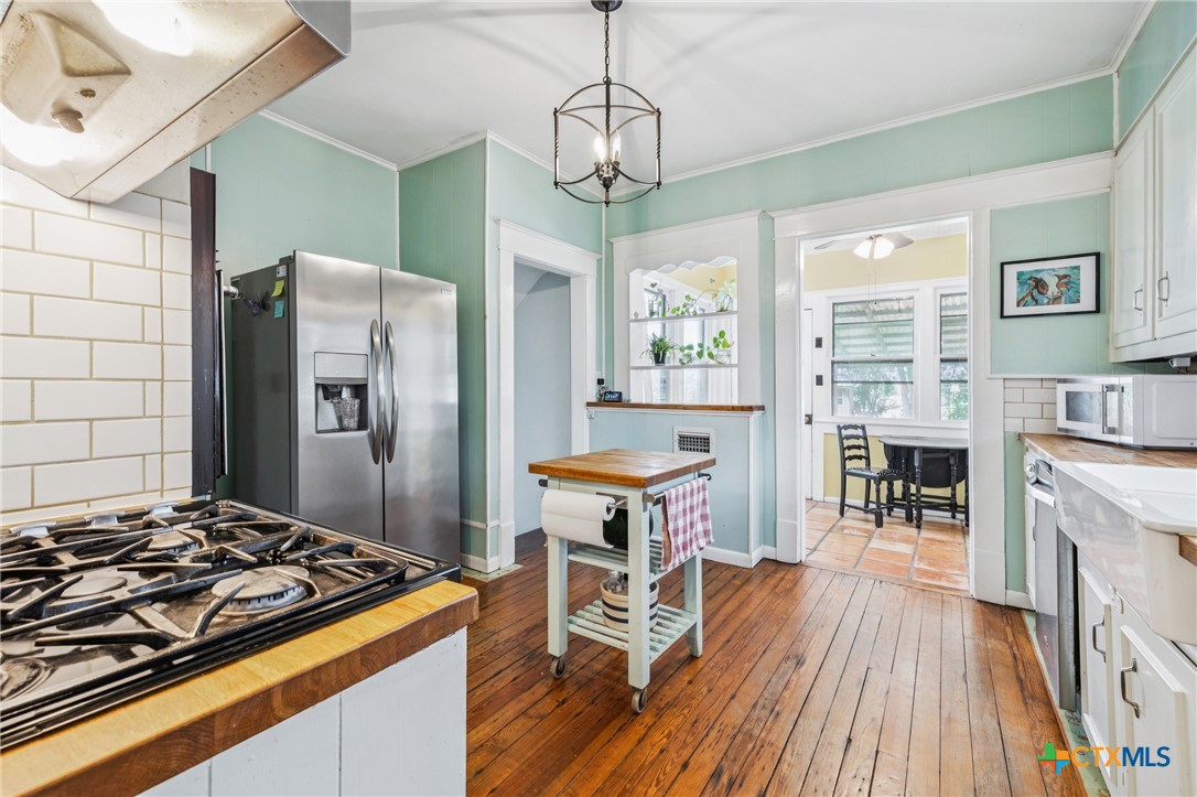 1004 Mitchell Street