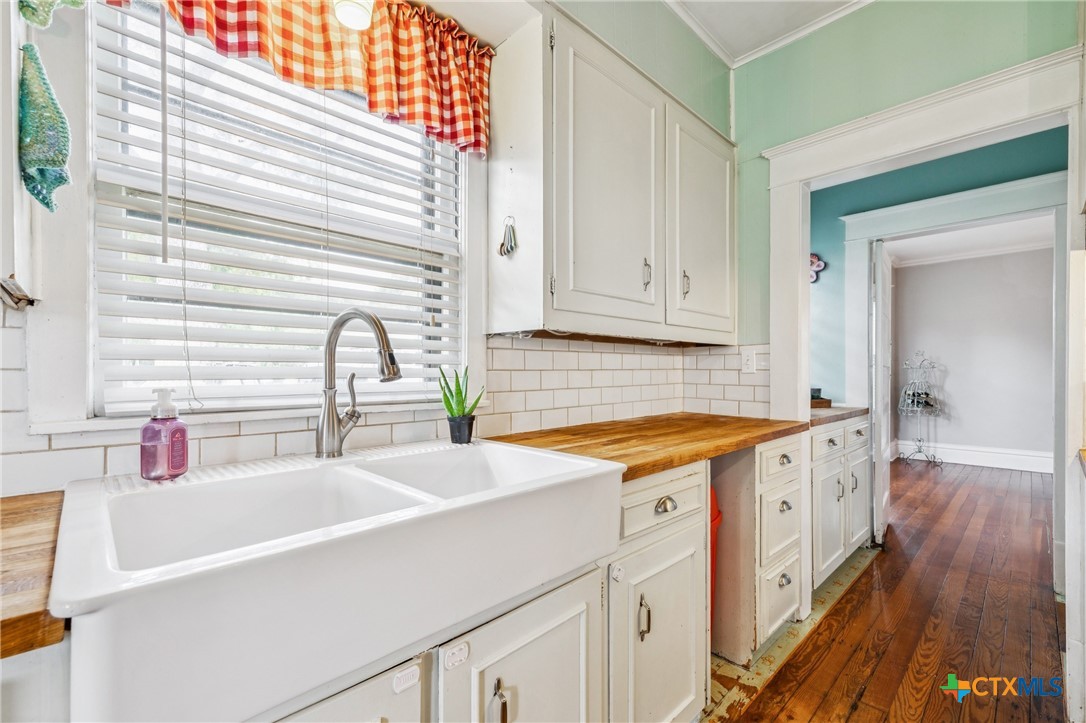 1004 Mitchell Street