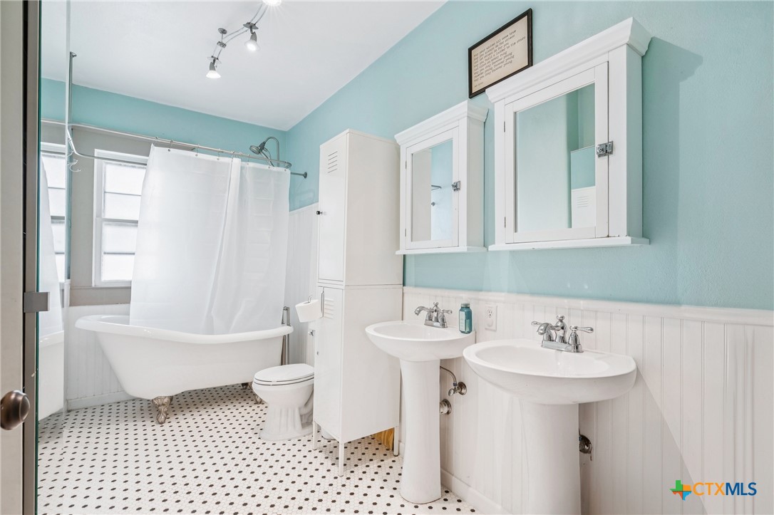 1004 Mitchell Street