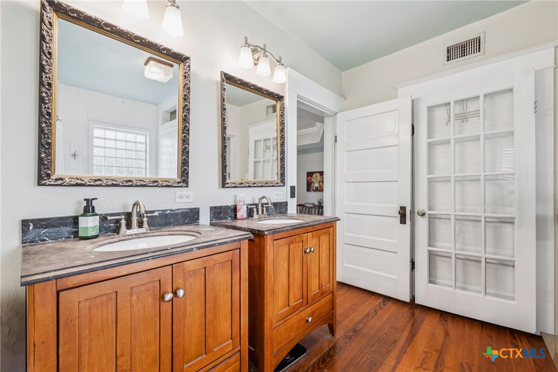 1004 Mitchell Street