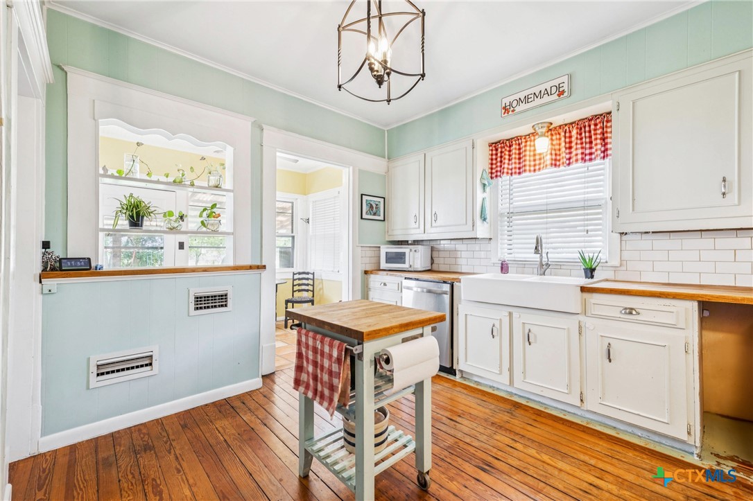 1004 Mitchell Street