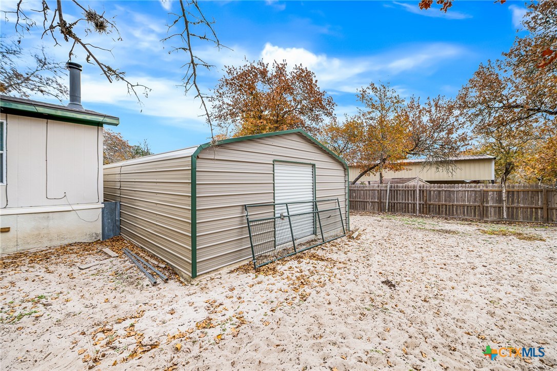 690 Cherry Ridge