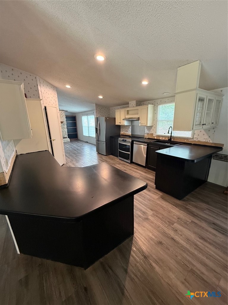 690 Cherry Ridge