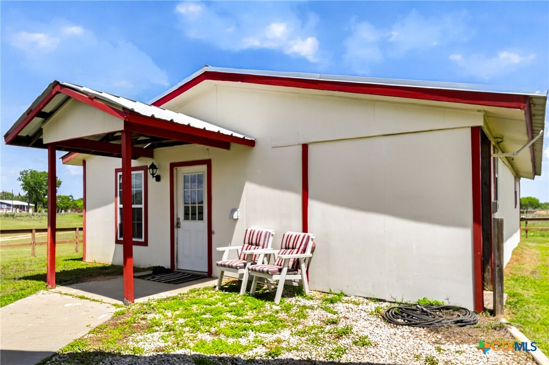 1763 N FM 108