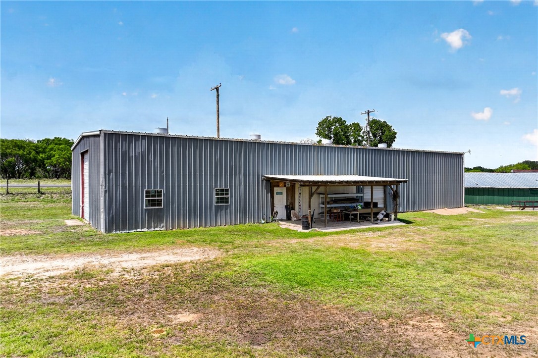1763 N FM 108