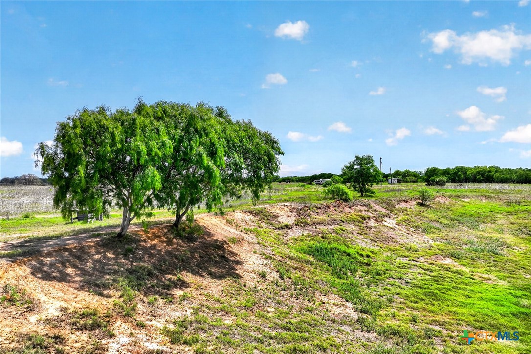 1763 N FM 108
