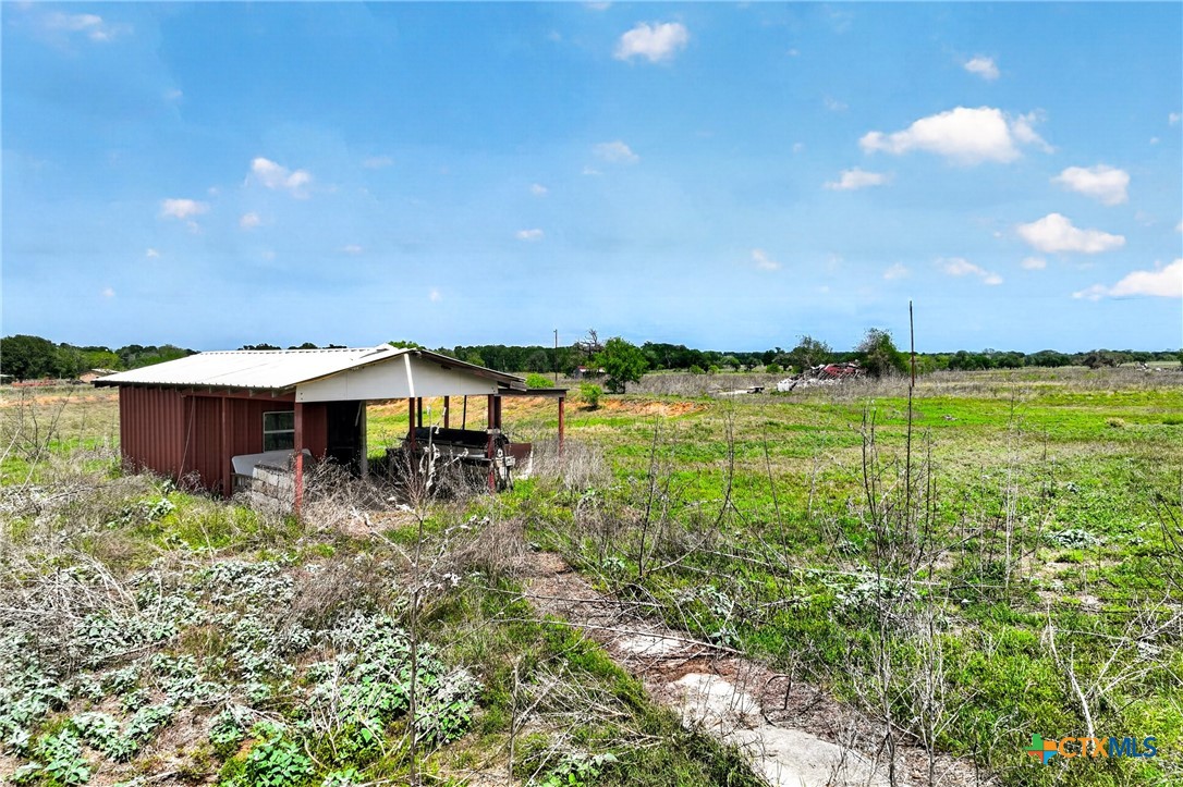 1763 N FM 108