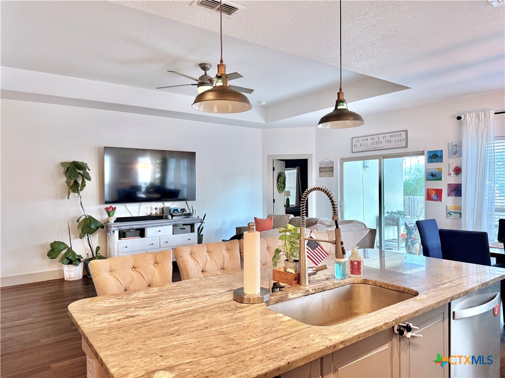 2002 Yellow Rose Way