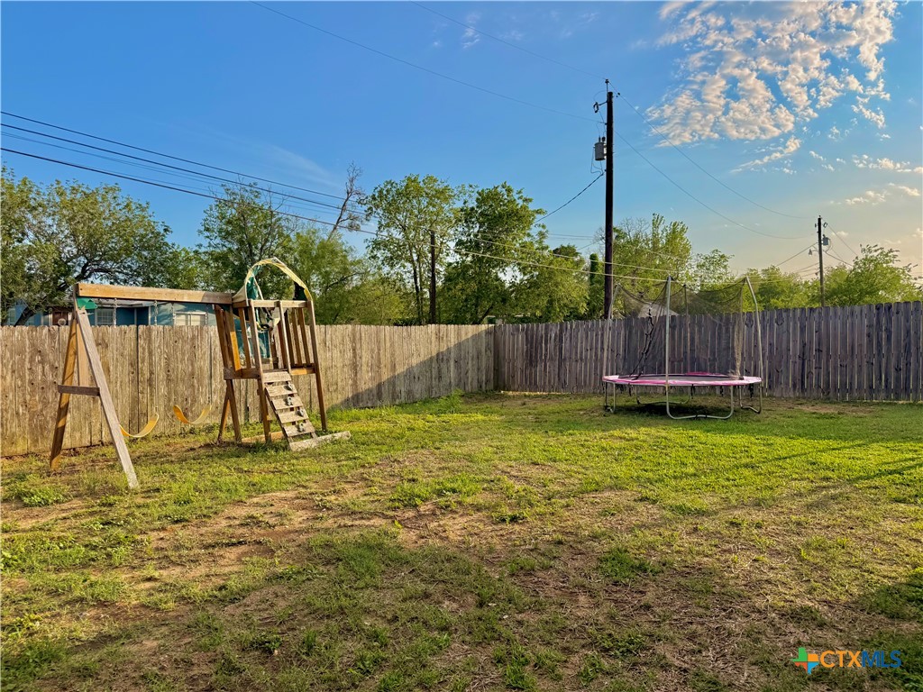 2002 Yellow Rose Way