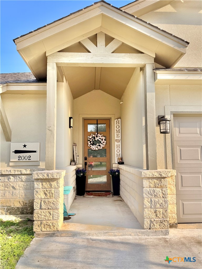 2002 Yellow Rose Way