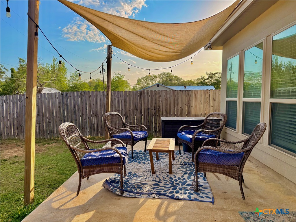 2002 Yellow Rose Way