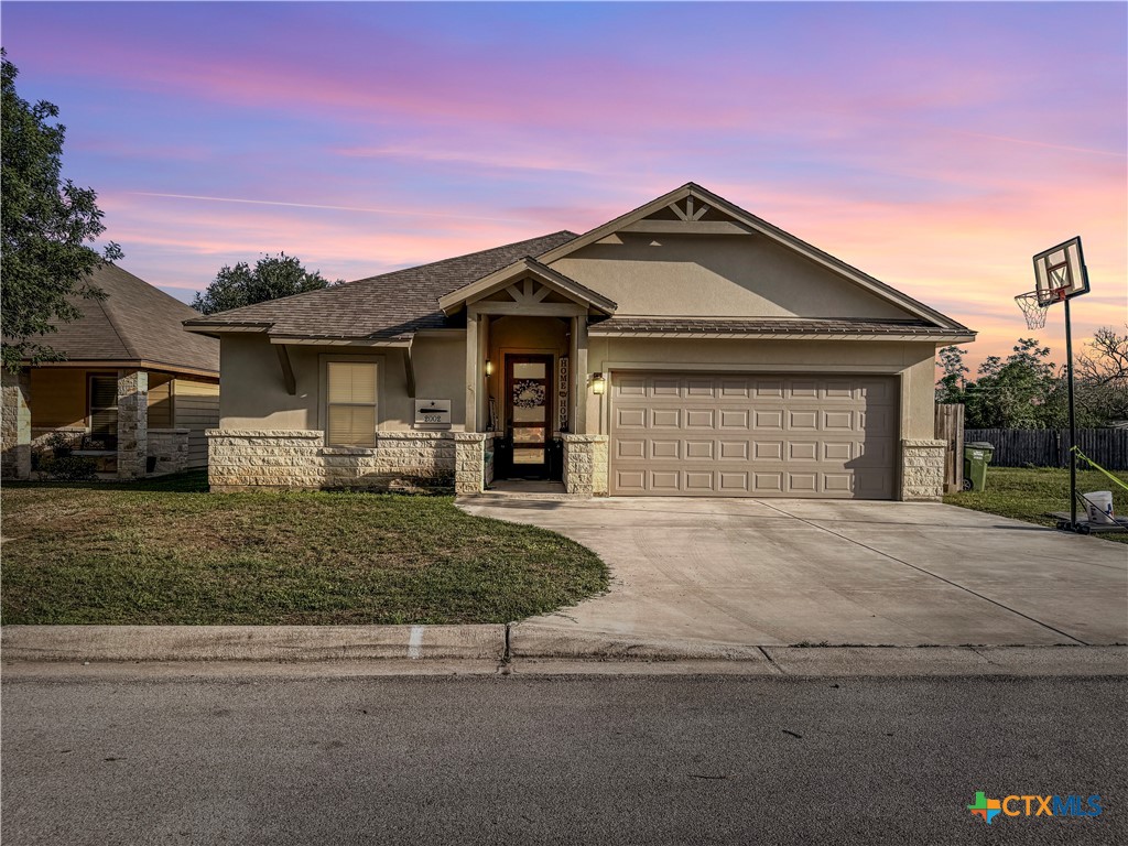 2002 Yellow Rose Way