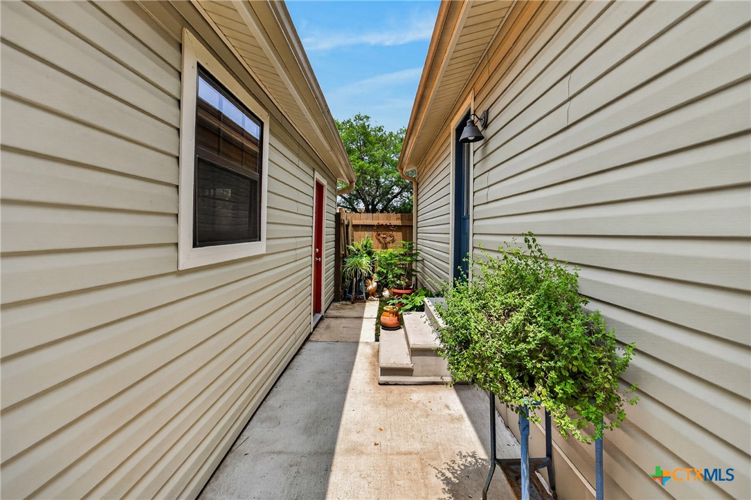 217 N Walnut Avenue