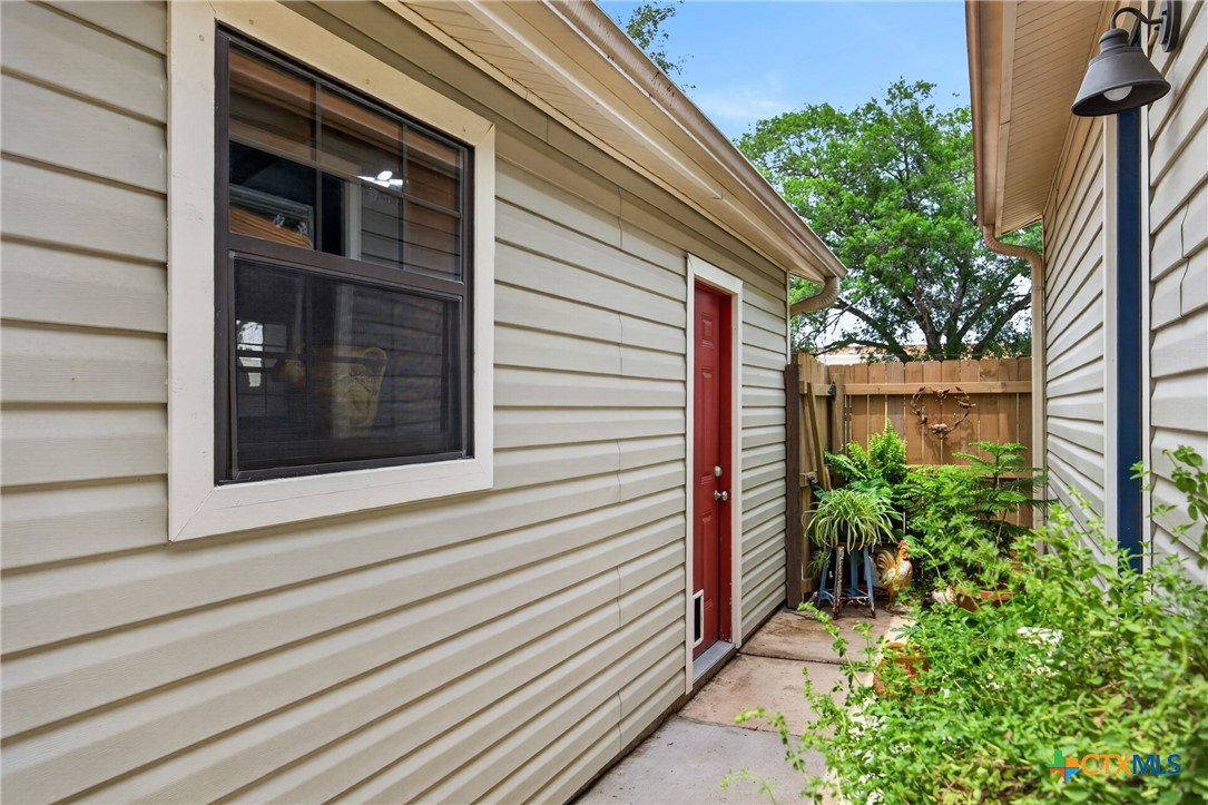 217 N Walnut Avenue