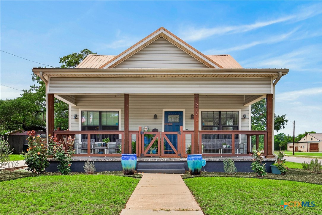 217 N Walnut Avenue